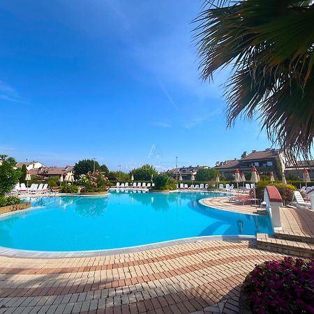 Perla Apartment - 3 Piscine E Un Bar - Desenzano 데센자노델가르다 외부 사진