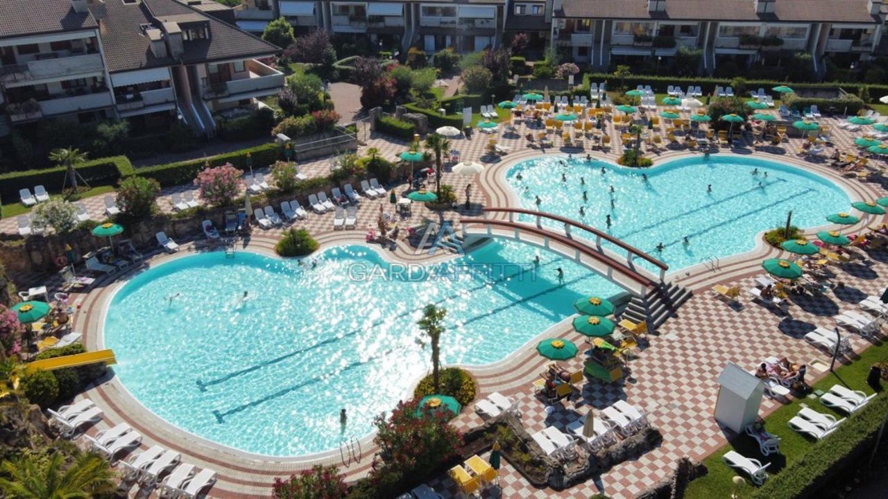 Perla Apartment - 3 Piscine E Un Bar - Desenzano 데센자노델가르다 외부 사진