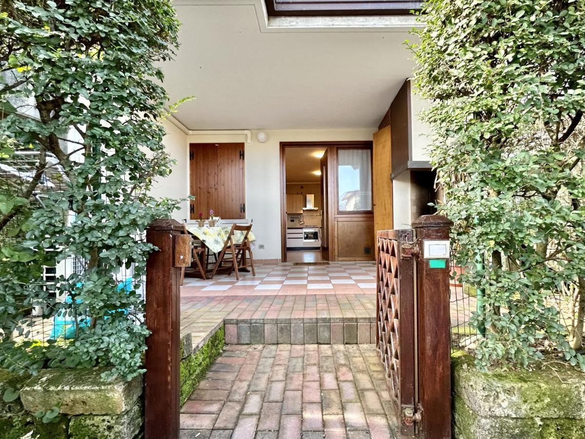 Perla Apartment - 3 Piscine E Un Bar - Desenzano 데센자노델가르다 외부 사진