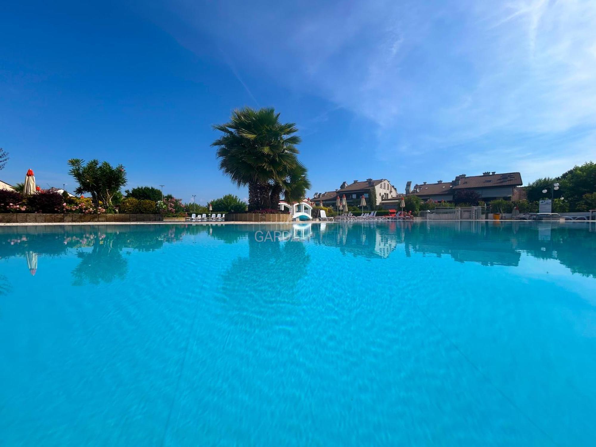 Perla Apartment - 3 Piscine E Un Bar - Desenzano 데센자노델가르다 외부 사진