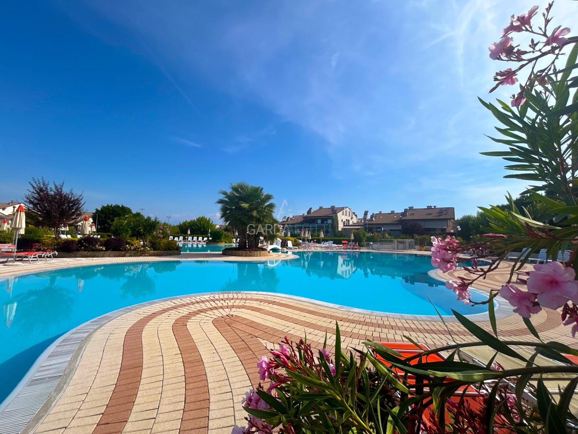 Perla Apartment - 3 Piscine E Un Bar - Desenzano 데센자노델가르다 외부 사진