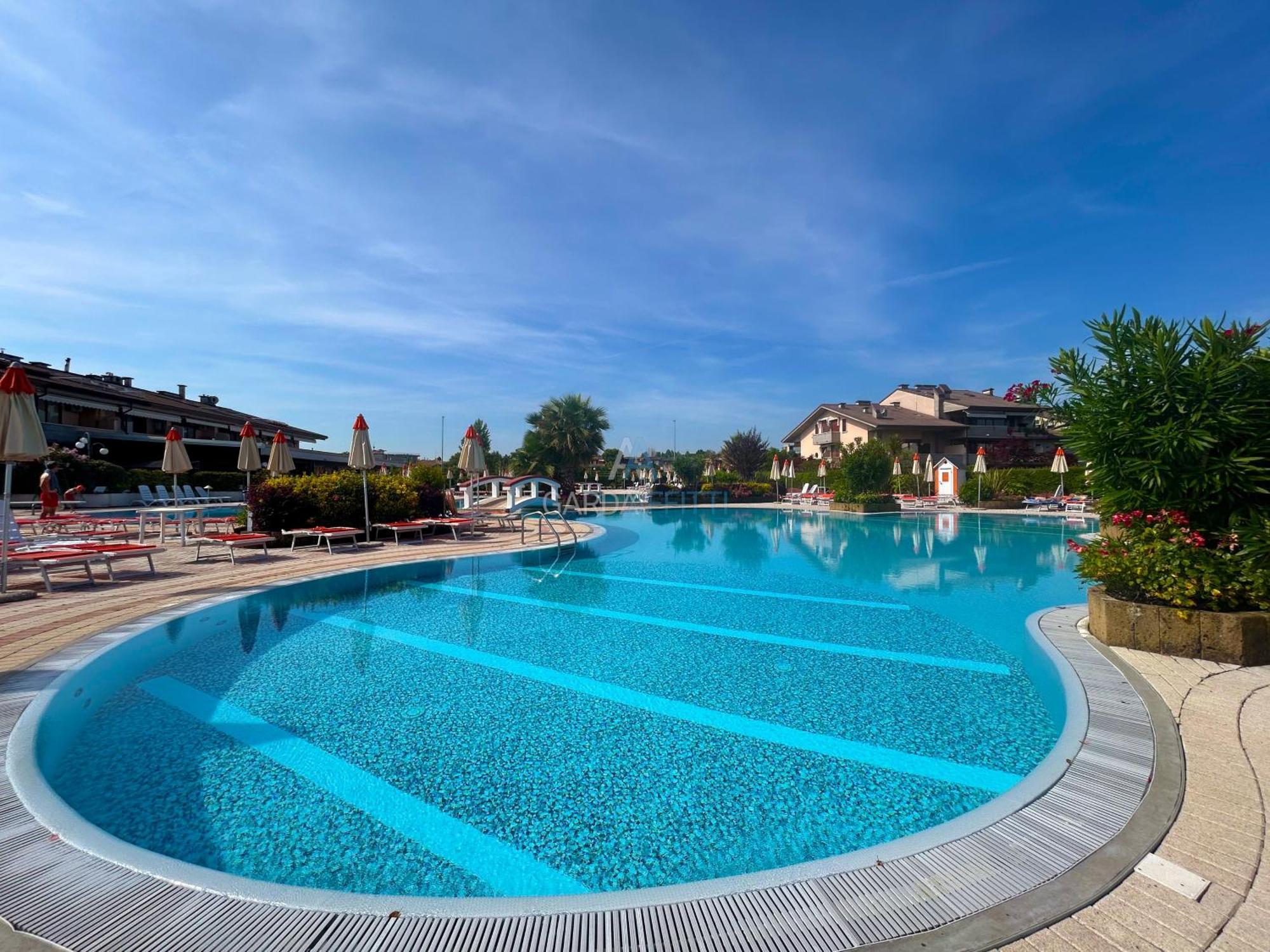 Perla Apartment - 3 Piscine E Un Bar - Desenzano 데센자노델가르다 외부 사진