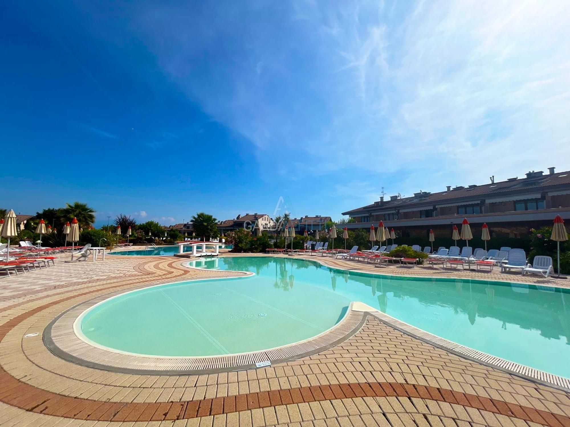 Perla Apartment - 3 Piscine E Un Bar - Desenzano 데센자노델가르다 외부 사진
